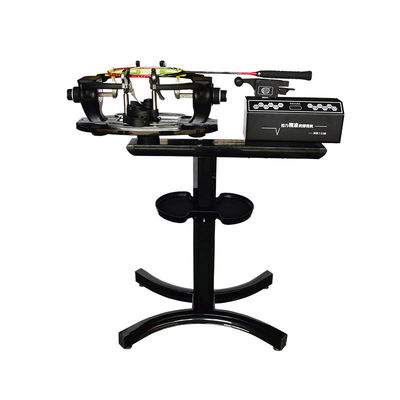 De Racketmachine van het computer Hoofdtennis, het Badminton die van de Verkennersels Machine inpassen